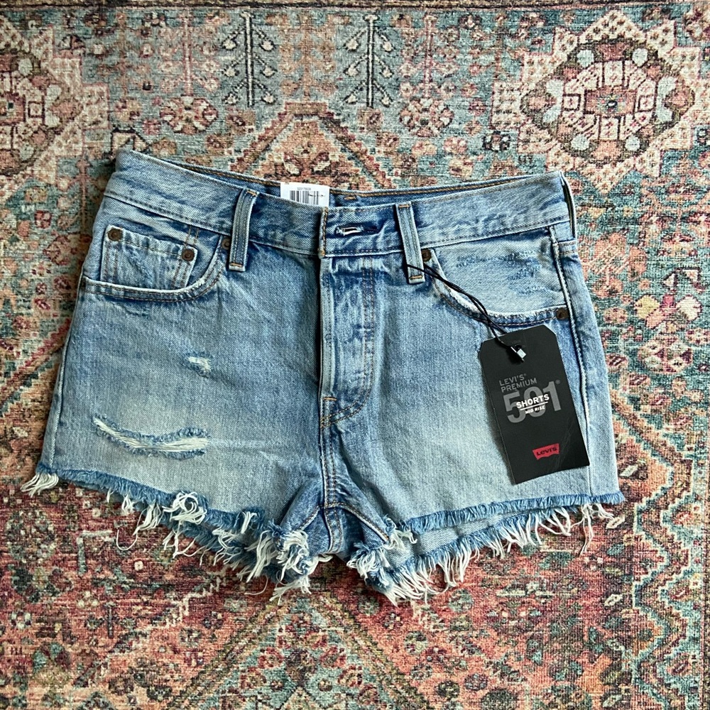 NWT Levi’s 501 Mid-Rise Shorts